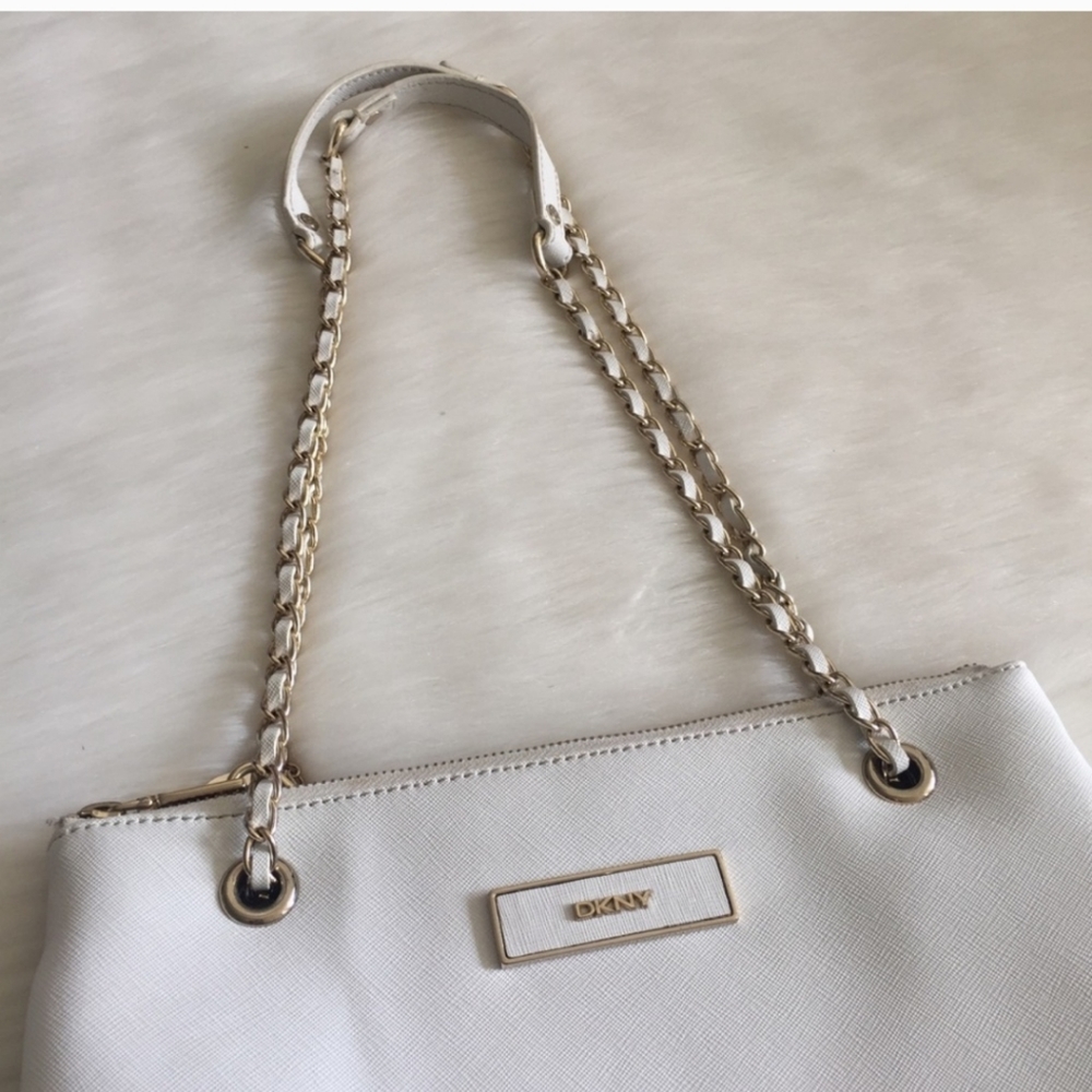 DKNY White Purse With Gold Chain Straps - Picture 6 of 8